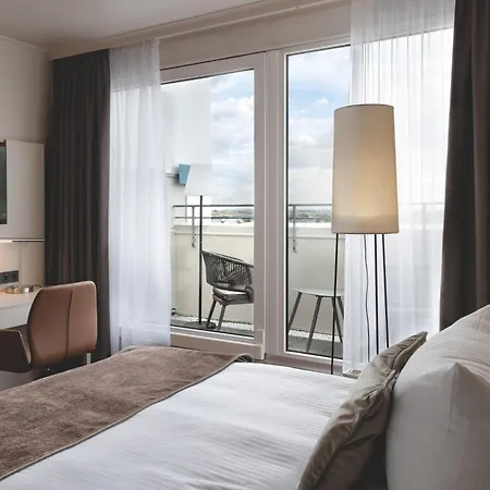 Leonardo Center 4*